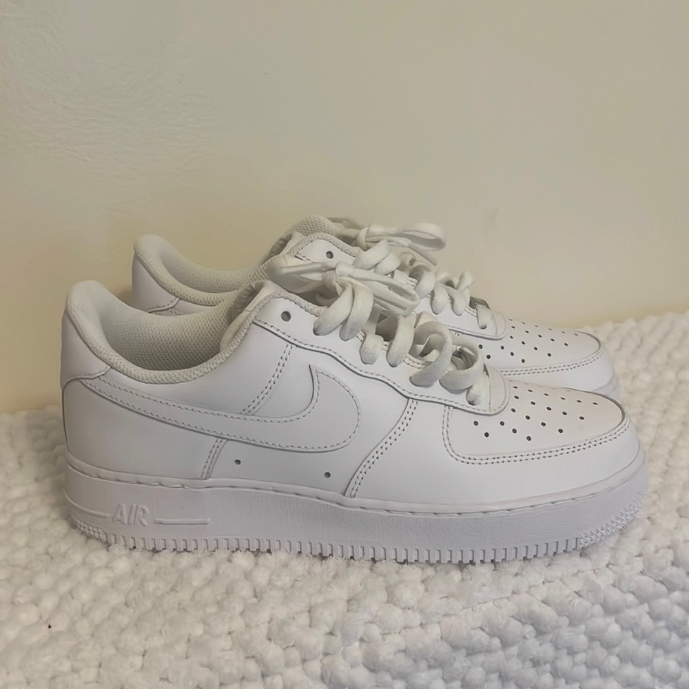 BRAND NEW NIKE AF1